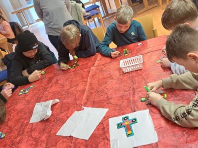 Aschermittwoch für Kinder, Kinderkreuzweg und ein Fastengottesdienst
