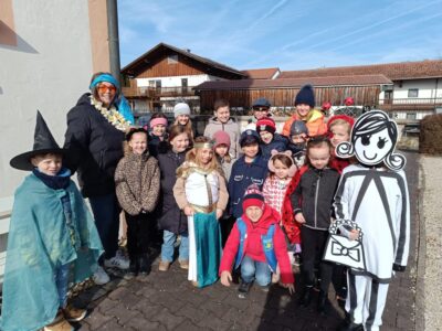 Kostüme, Krapfen und eine Polonaise – Faschingsgottesdienst in Rimbach